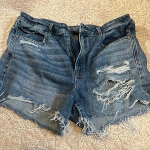 American Eagle Tomgirl Shorts